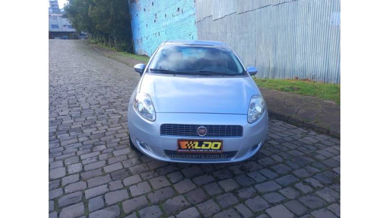 FIAT - PUNTO - 2010/2010 - Prata - R$ 33.990,00