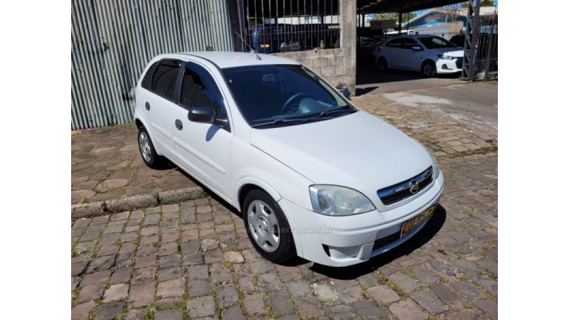 CHEVROLET - CORSA - 2010/2011 - Branca - R$ 28.990,00