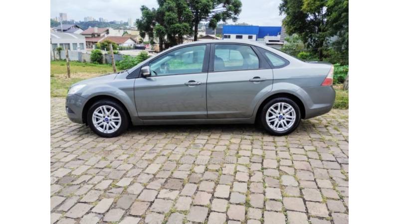 FORD - FOCUS - 2013/2013 - Cinza - R$ 41.500,00