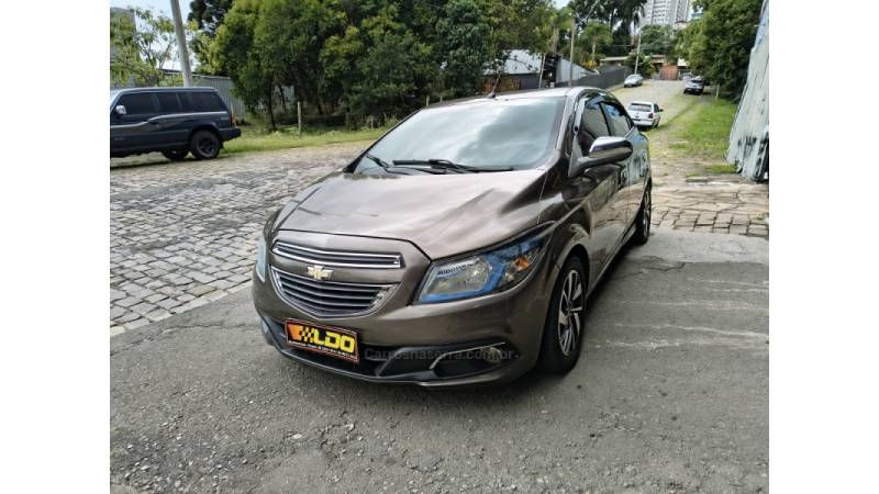CHEVROLET - ONIX - 2014/2014 - Cinza - R$ 44.990,00