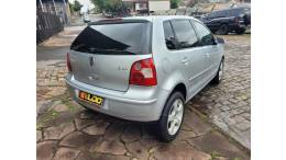 VOLKSWAGEN - POLO - 2002/2003 - Prata - R$ 22.990,00