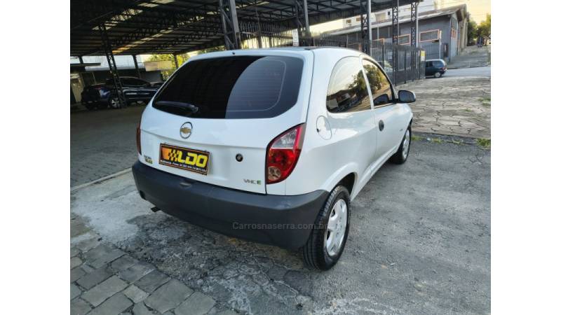CHEVROLET - CELTA - 2010/2011 - Branca - R$ 24.990,00
