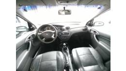 FORD - FOCUS - 2008/2009 - Prata - R$ 27.990,00