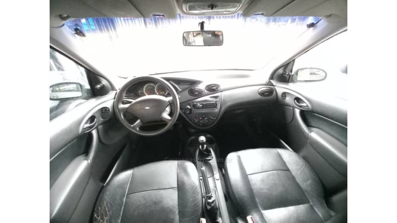 FORD - FOCUS - 2008/2009 - Prata - R$ 27.990,00