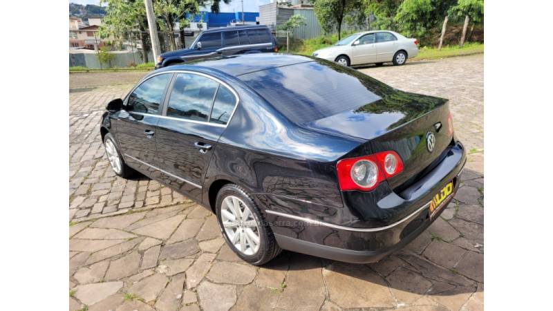 VOLKSWAGEN - PASSAT - 2007/2008 - Preta - R$ 39.990,00
