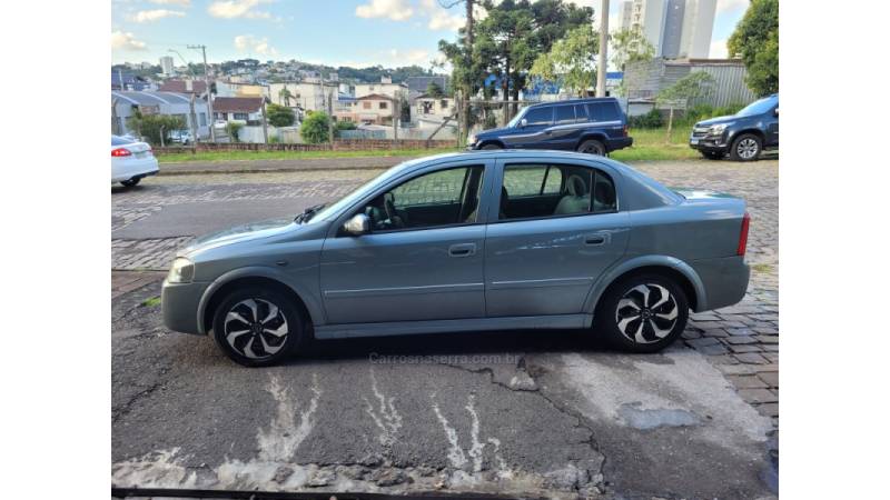 CHEVROLET - ASTRA - 2002/2003 - Cinza - R$ 24.990,00