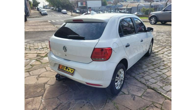 VOLKSWAGEN - GOL - 2015/2016 - Branca - R$ 41.990,00