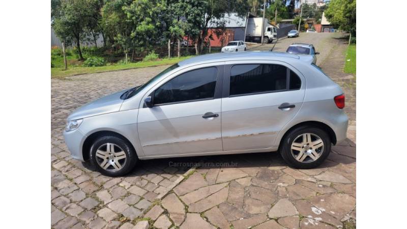 VOLKSWAGEN - GOL - 2011/2012 - Prata - R$ 32.990,00