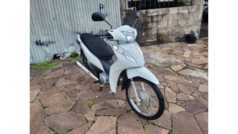 HONDA - BIZ 110I - 2022/2022 - Branca - R$ 13.500,00
