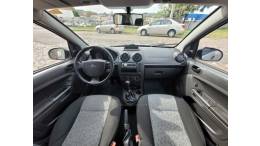 FORD - FIESTA - 2010/2011 - Prata - R$ 33.990,00