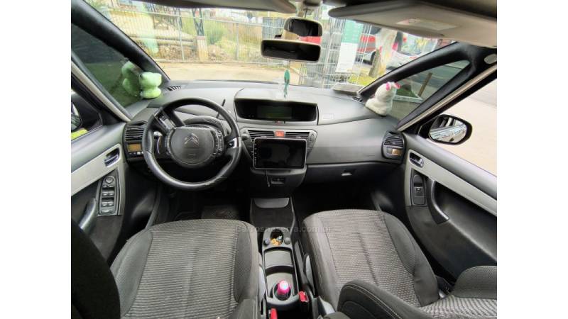 CITROËN - C4 PICASSO - 2011/2012 - Preta - R$ 34.990,00