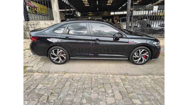 VOLKSWAGEN - JETTA - 2023/2023 - Preta - R$ 209.990,00