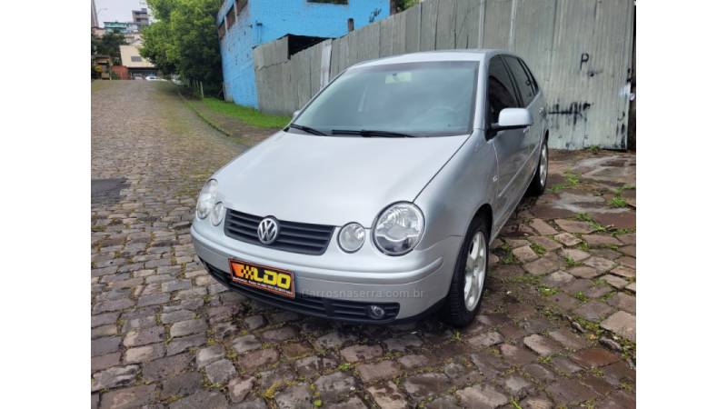 VOLKSWAGEN - POLO - 2002/2003 - Prata - R$ 22.990,00