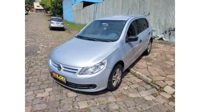 VOLKSWAGEN - GOL - 2011/2012 - Prata - R$ 32.990,00