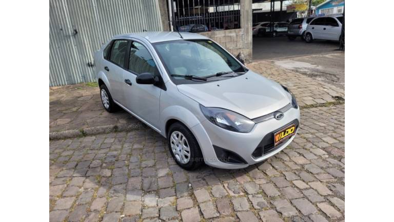 FORD - FIESTA - 2010/2011 - Prata - R$ 33.990,00