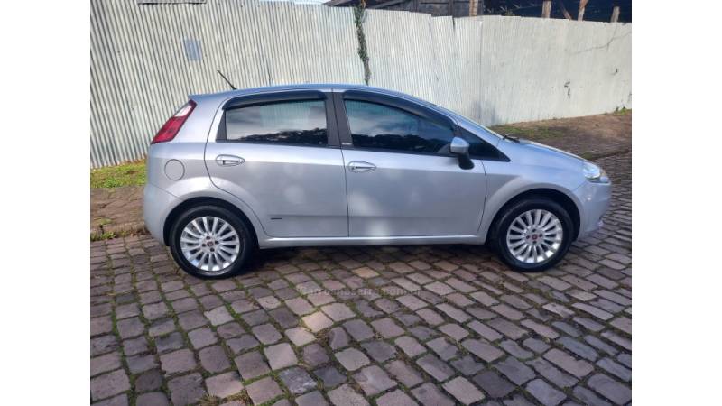 FIAT - PUNTO - 2010/2010 - Prata - R$ 33.990,00
