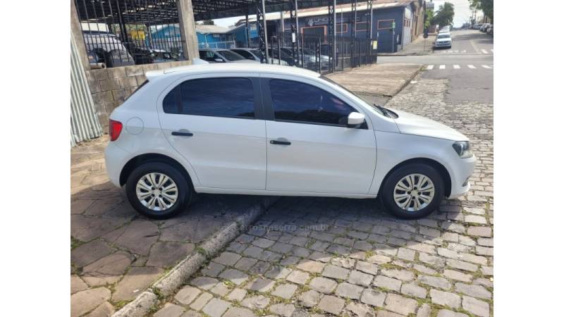 VOLKSWAGEN - GOL - 2015/2016 - Branca - R$ 41.990,00