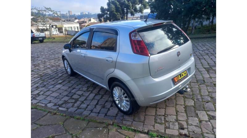 FIAT - PUNTO - 2010/2010 - Prata - R$ 33.990,00