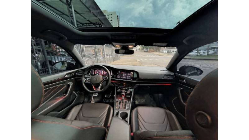 VOLKSWAGEN - JETTA - 2023/2023 - Preta - R$ 209.990,00