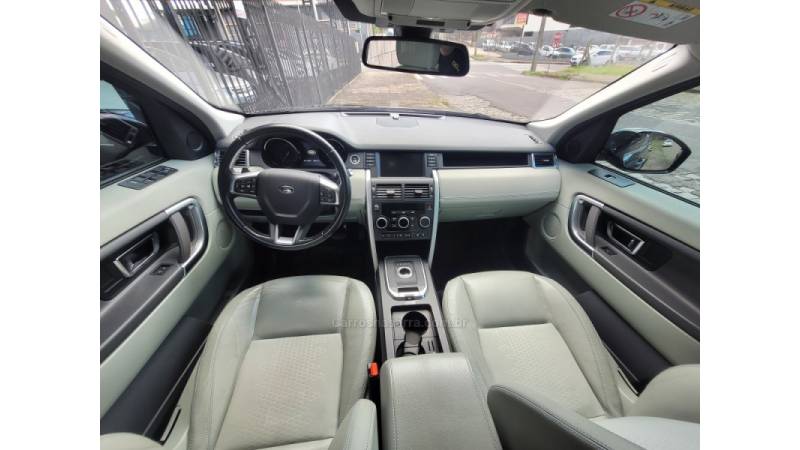 LAND ROVER - DISCOVERY SPORT - 2015/2016 - Preta - R$ 89.990,00