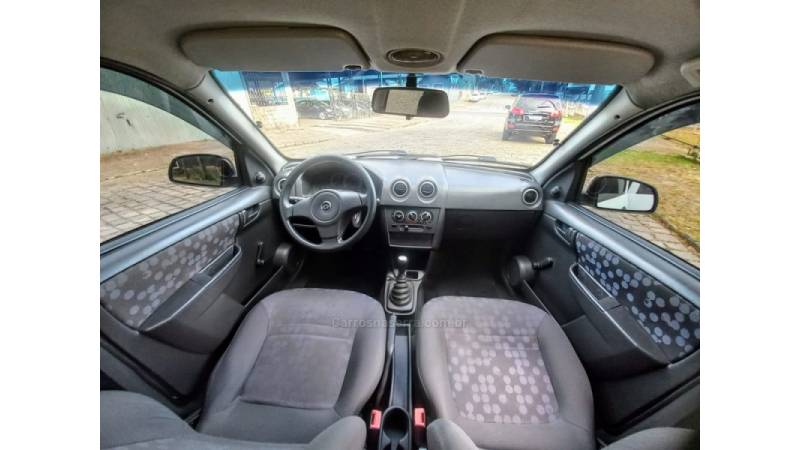 CHEVROLET - PRISMA - 2009/2010 - Branca - R$ 24.990,00