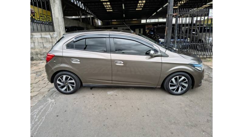 CHEVROLET - ONIX - 2014/2014 - Cinza - R$ 44.990,00