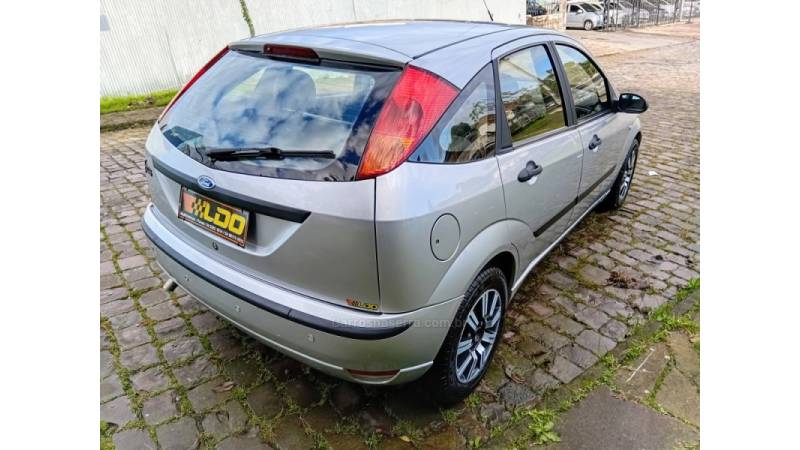 FORD - FOCUS - 2008/2009 - Prata - Sob Consulta
