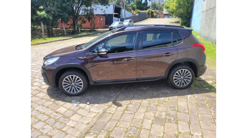 PEUGEOT - 2008 - 2019/2020 - Marrom - R$ 65.990,00