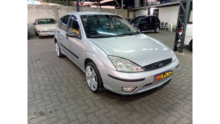 FORD - FOCUS - 2008/2009 - Prata - R$ 22.990,00
