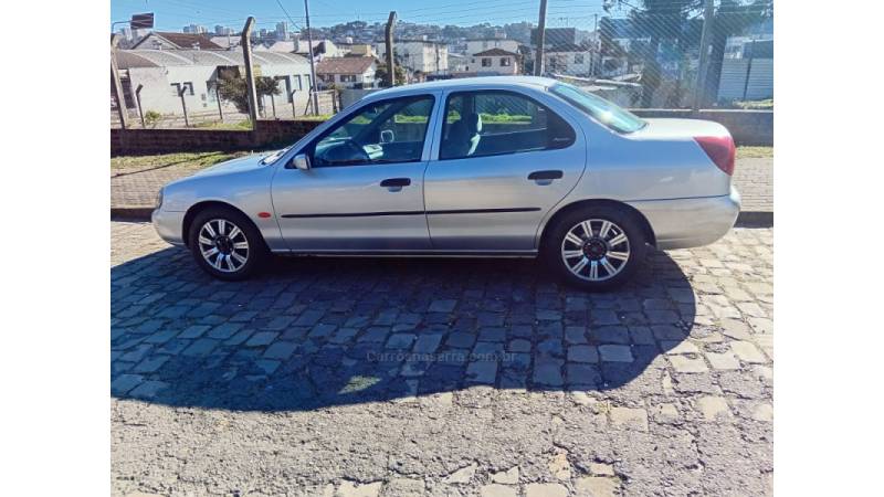 FORD - MONDEO - 1996/1997 - Prata - R$ 11.990,00