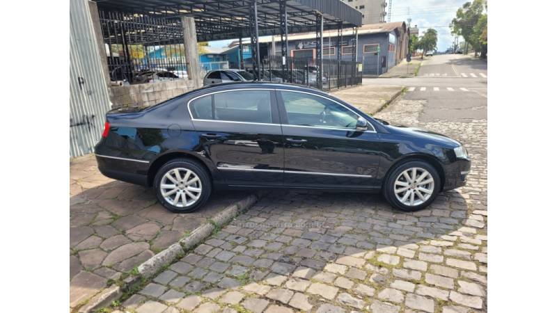 VOLKSWAGEN - PASSAT - 2007/2008 - Preta - R$ 39.990,00