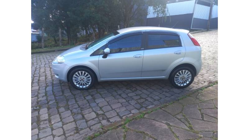 FIAT - PUNTO - 2010/2010 - Prata - R$ 33.990,00
