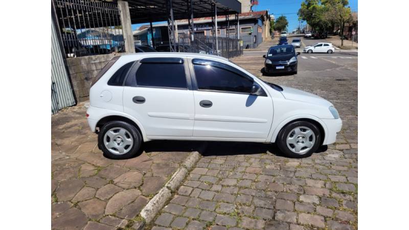 CHEVROLET - CORSA - 2010/2011 - Branca - R$ 28.990,00