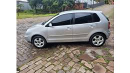 VOLKSWAGEN - POLO - 2002/2003 - Prata - R$ 22.990,00